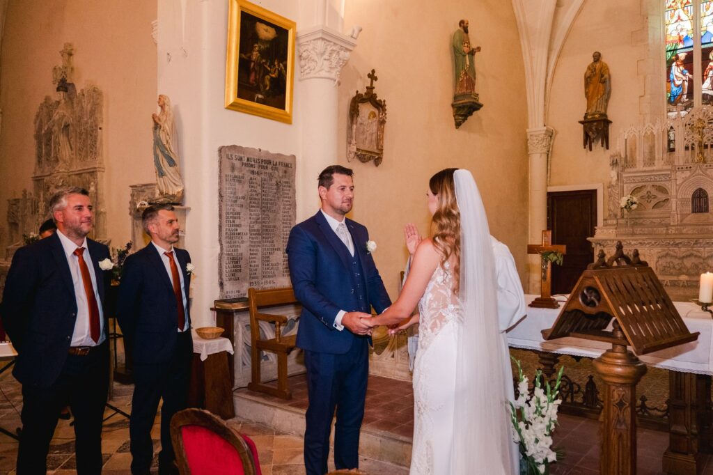 Cérémonie religieuse de mariage à Bordeaux, échange des consentements.