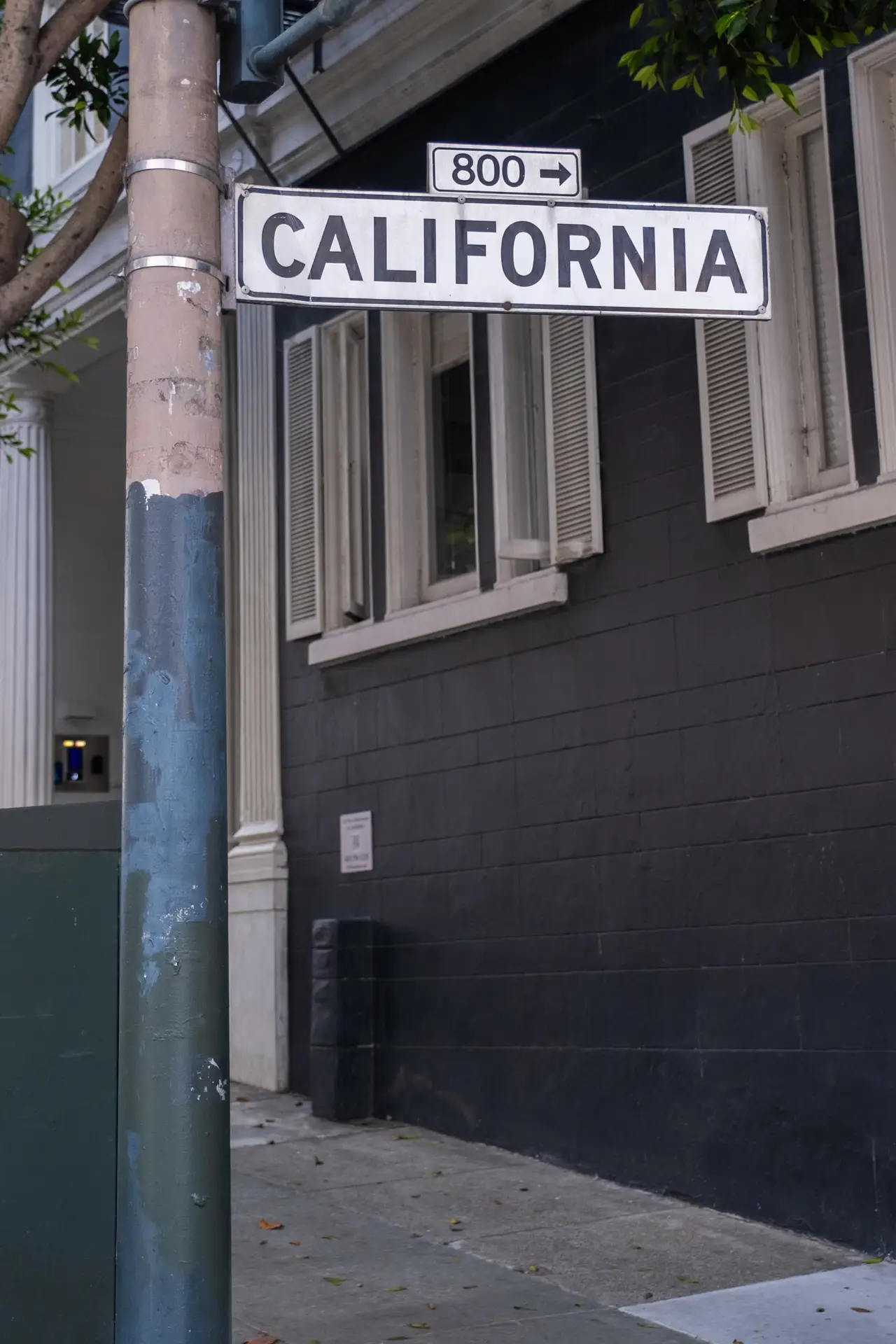 Panneau California Street à San Francisco photographié lors d’un elopement urbain en Californie